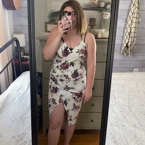 Bodycon Floral Wrap Dress 🌺